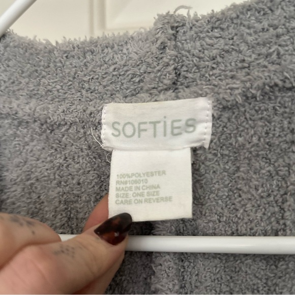 Softies Marshmallow Shawl Poncho - Picture 4 of 5